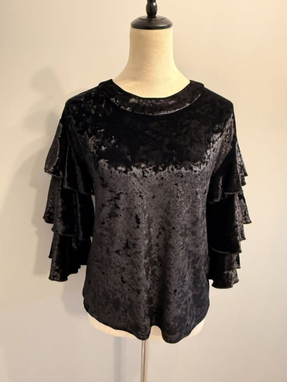 NEW Endless Rose women's small black velvet w/tiered sleeves top Retails $48